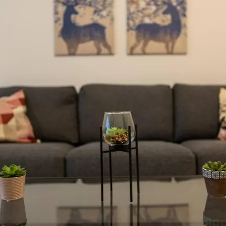 Beautiful Modern 2br