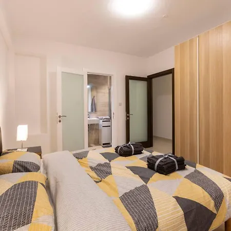 Beautiful Modern 2br Apartment
