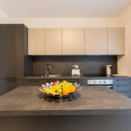 Апартаменты Beautiful Modern 2br