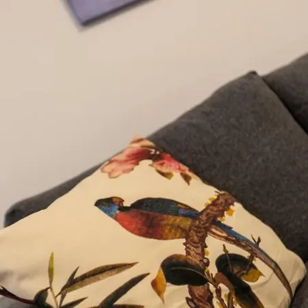 Апартаменты Beautiful Modern 2br *